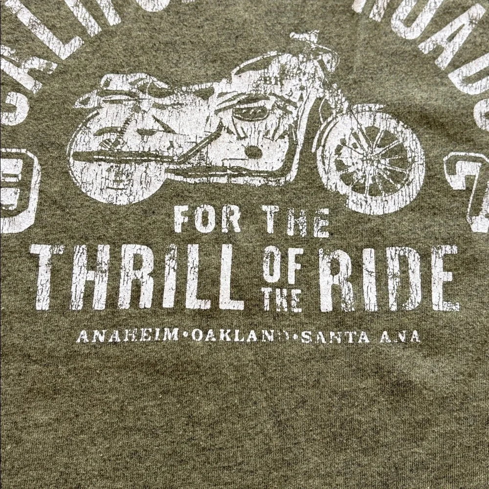 Banana Republic army green California Roads thrill ride retro graphic tee Size S